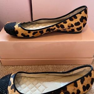 New!!Cheetah flats